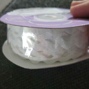 7mm X 25yd White Ric Rac Trim